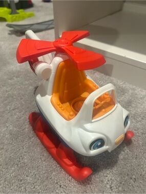 Fisher-Price Little People 2015 Spin and Fly Helicopter Realistic Sounds
